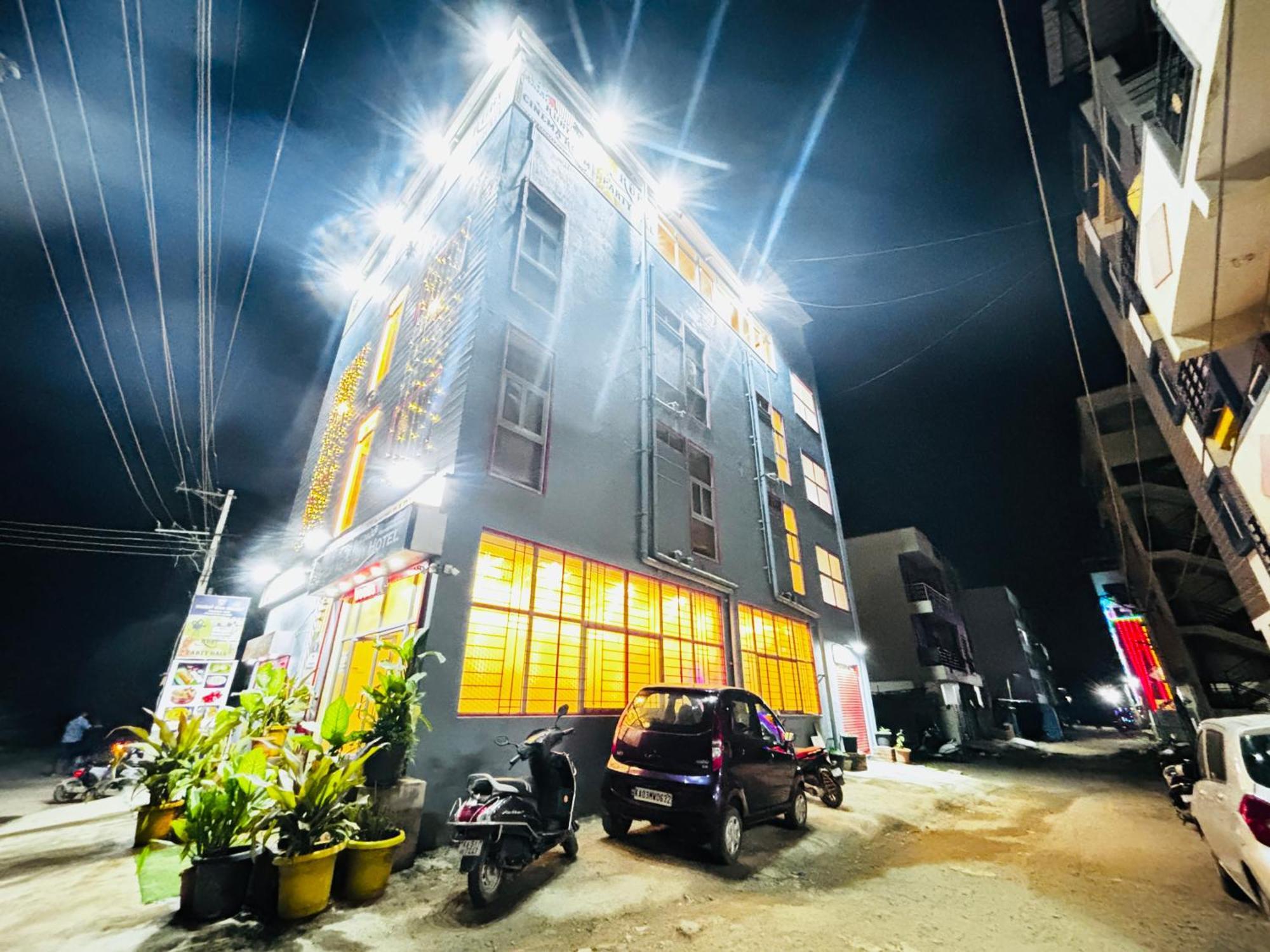 Hotel New Royal Ruby - Electronic City Phase 1 Kammasandra Екстериор снимка